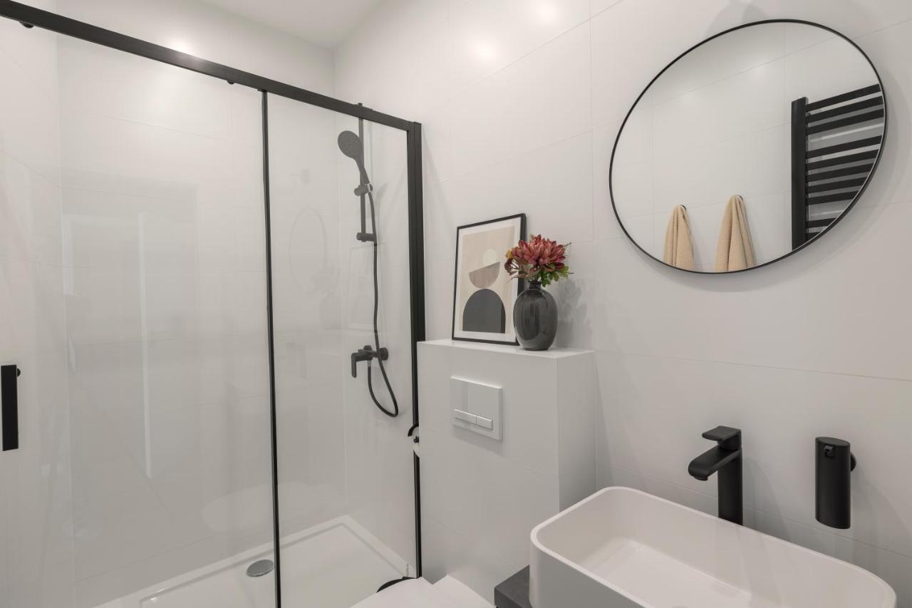 Harbor Apartments - Mariacka カトヴィツェ エクステリア 写真